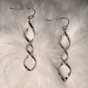 NWOT Silver Twist Earrings